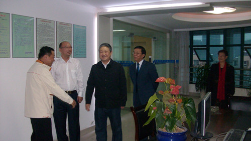 市政府副市长汪利民来明博所视察调研
